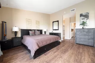 Photo #1: 240019808 Listing