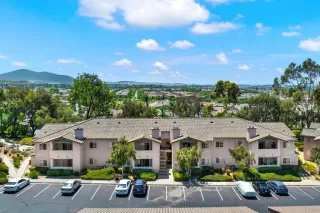 Photo #3: 240019831 Listing