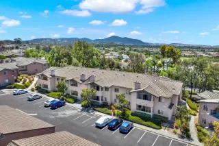 Photo #5: 240019831 Listing