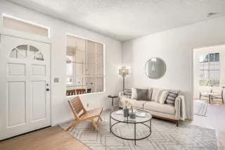 Photo #3: 240019836 Listing