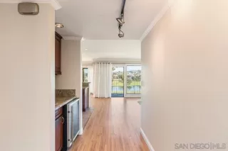 Photo #5: 240019949 Listing