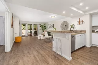 Photo #1: 240019960 Listing