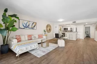 Photo #4: 240019960 Listing