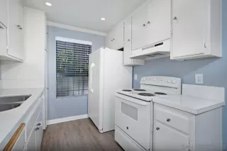 Photo #4: 240020008 Listing