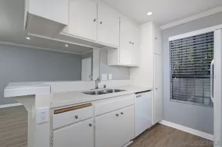 Photo #5: 240020008 Listing