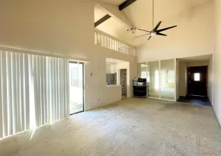 Photo #4: 240020224 Listing