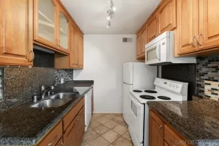 Photo #2: 240020382 Listing