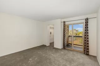 Photo #5: 240020382 Listing