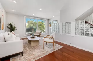 Photo #2: 240020383 Listing