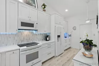 Photo #3: 240020424 Listing 