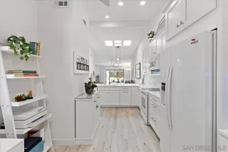 Photo #6: 240020424 Listing 