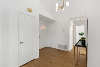 Photo #5: 240020469 Listing