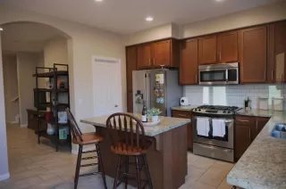 Photo #2: 240020493 Listing 