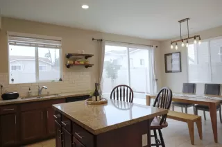 Photo #5: 240020493 Listing 