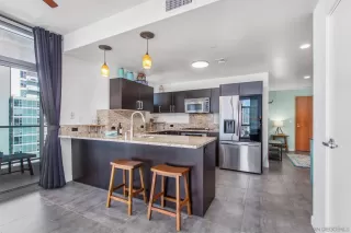 Photo #5: 240020524 Listing