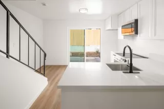 Photo #5: 240020569 Listing 