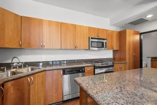 Photo #5: 240020581 Listing