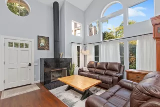 Photo #1: 240020599 Listing