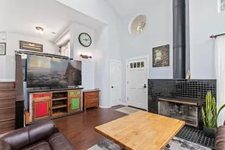 Photo #3: 240020599 Listing