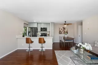 Photo #2: 240020611 Listing 