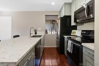 Photo #6: 240020611 Listing 