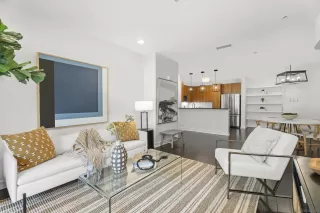 Photo #1: 240020778 Listing 