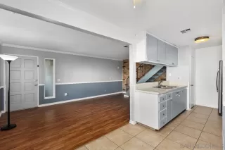 Photo #4: 240020943 Listing