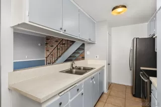 Photo #6: 240020943 Listing