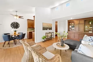 Photo #1: 240020951 Listing