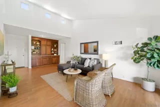 Photo #2: 240020951 Listing