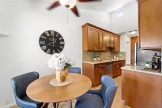 Photo #3: 240020951 Listing