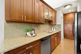 Photo #5: 240020951 Listing