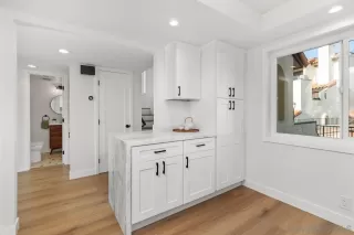 Photo #4: 240021007 Listing