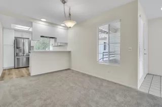 Photo #1: 240021094 Listing