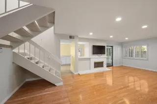 Photo #4: 240021195 Listing