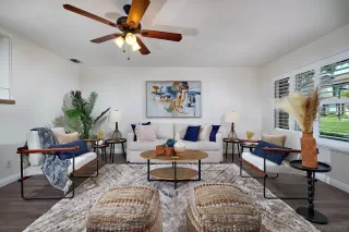 Photo #2: 240021226 Listing