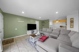Photo #3: 240021240 Listing