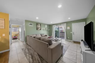 Photo #4: 240021240 Listing