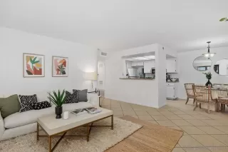 Photo #2: 240021311 Listing