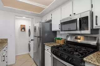 Photo #5: 240021311 Listing