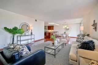 Photo #2: 240021318 Listing