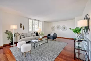 Photo #3: 240021318 Listing