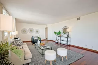 Photo #4: 240021318 Listing