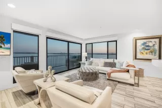 Photo #2: 240021359 Listing