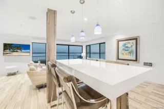 Photo #5: 240021359 Listing