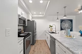 Photo #3: 240021368 Listing 