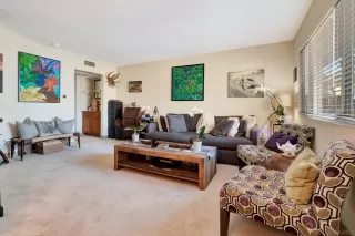Photo #5: 240021427 Listing