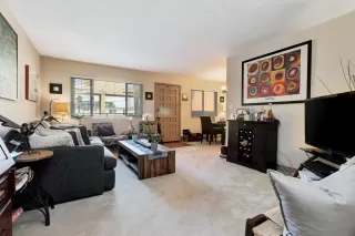 Photo #6: 240021427 Listing