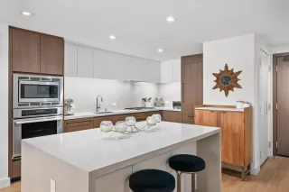 Photo #2: 240021510 Listing