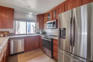 Photo #5: 240021528 Listing